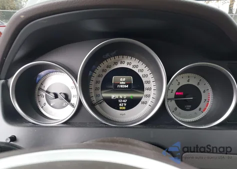 2013 Mercedes-Benz C 300 Sport 4Matic z USA, uszkodzony, nr VIN WDDGF8AB1DR250902